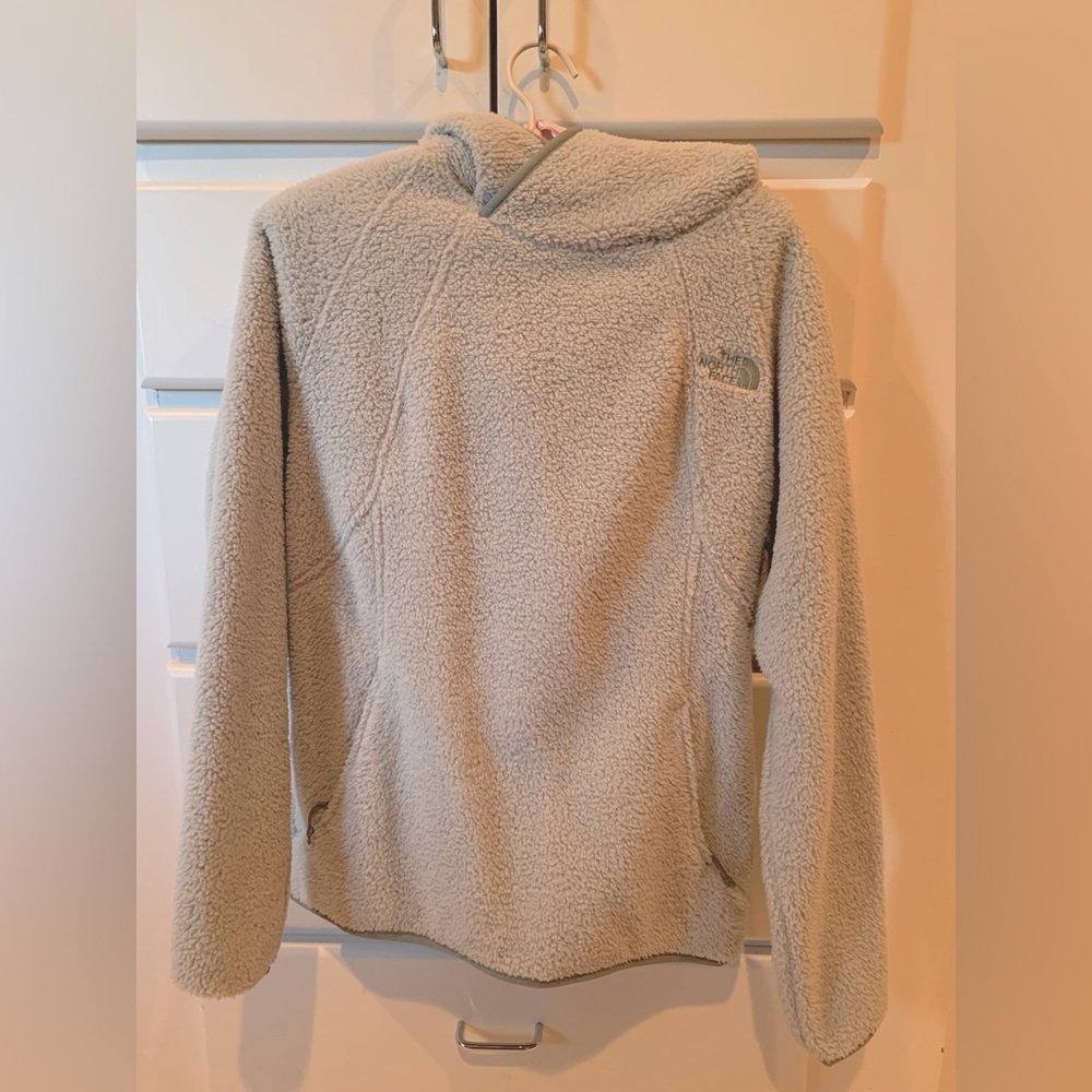 The North Face Super Soft and Fuzzy Grey Fleece Pullover-Women's S